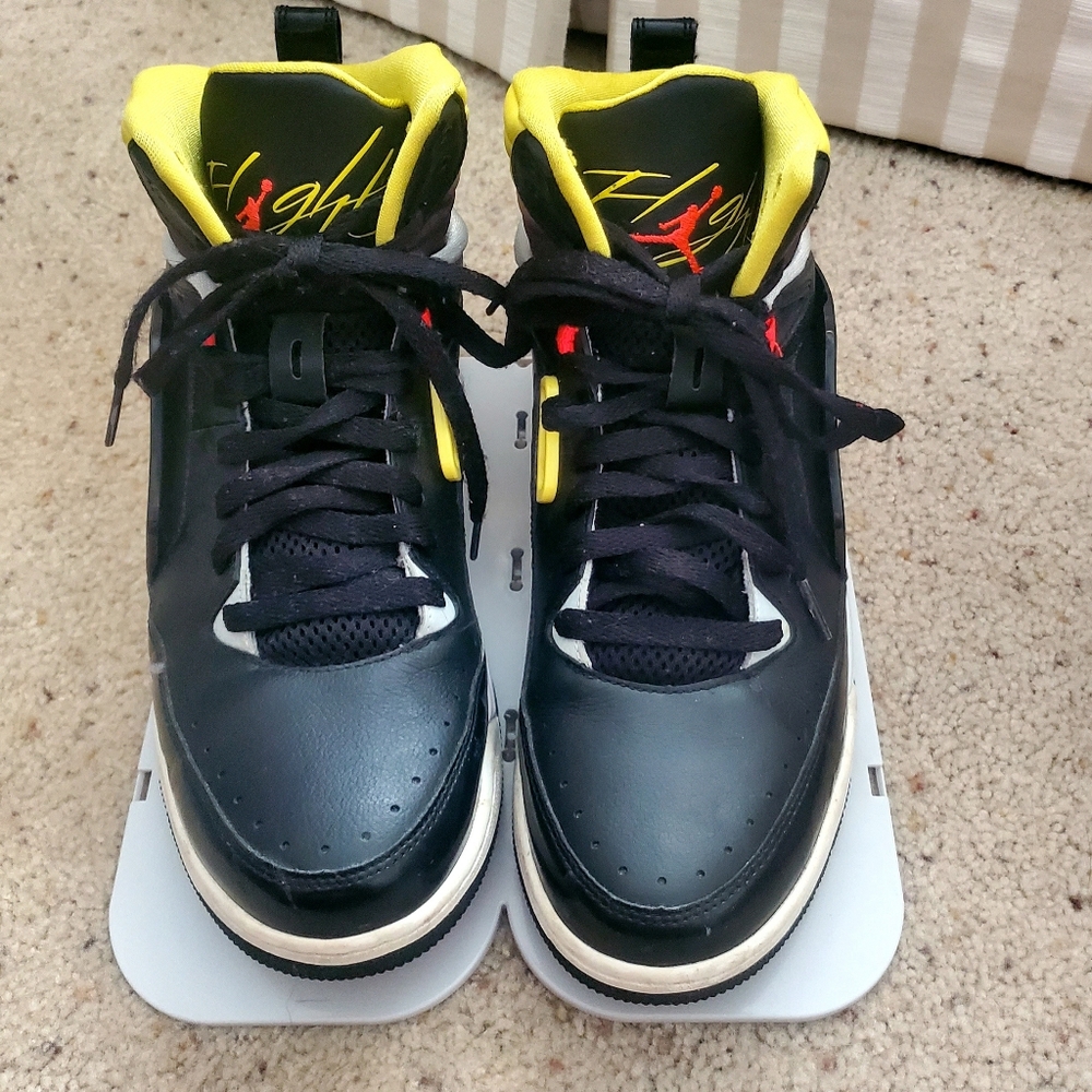 Mens black and yellow Nike Air Flight 97 Jordan's size 10.5